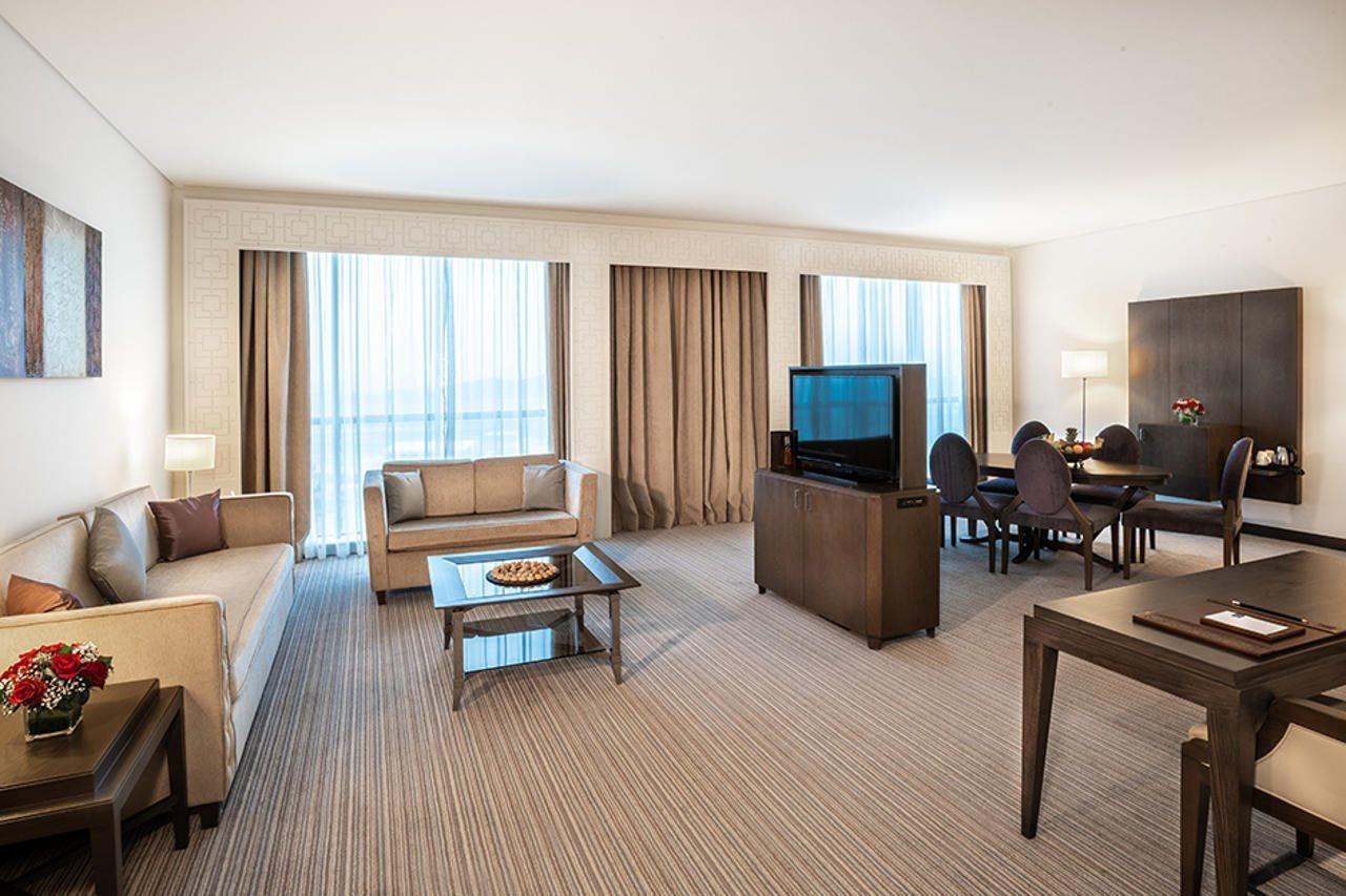 Royal M Al Aqah Beach Resort By Gewan Exterior foto A suite at the hotel